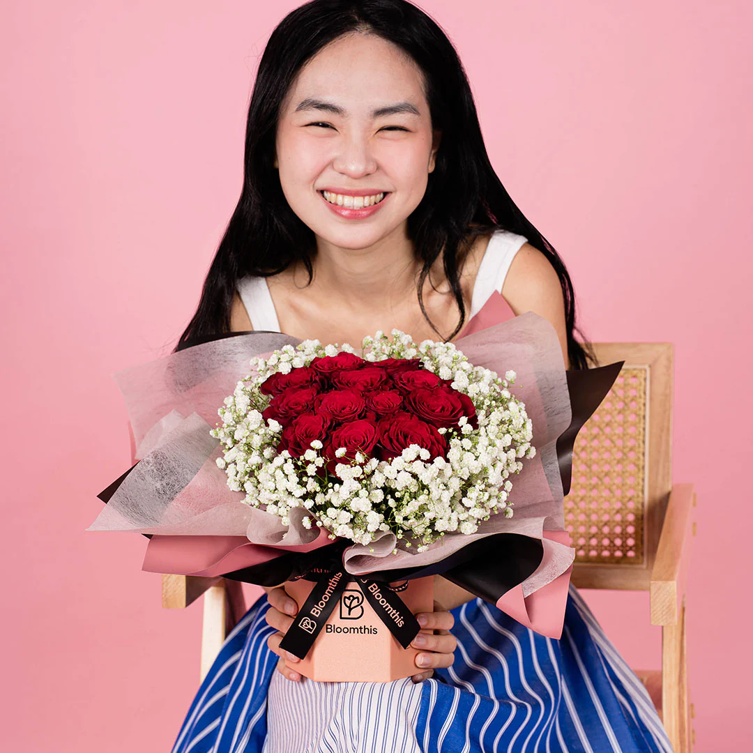 Aphrodite Red Rose Flower Box - Image 4