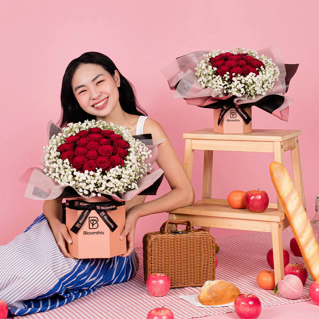 Aphrodite Red Rose Flower Box - Image 6