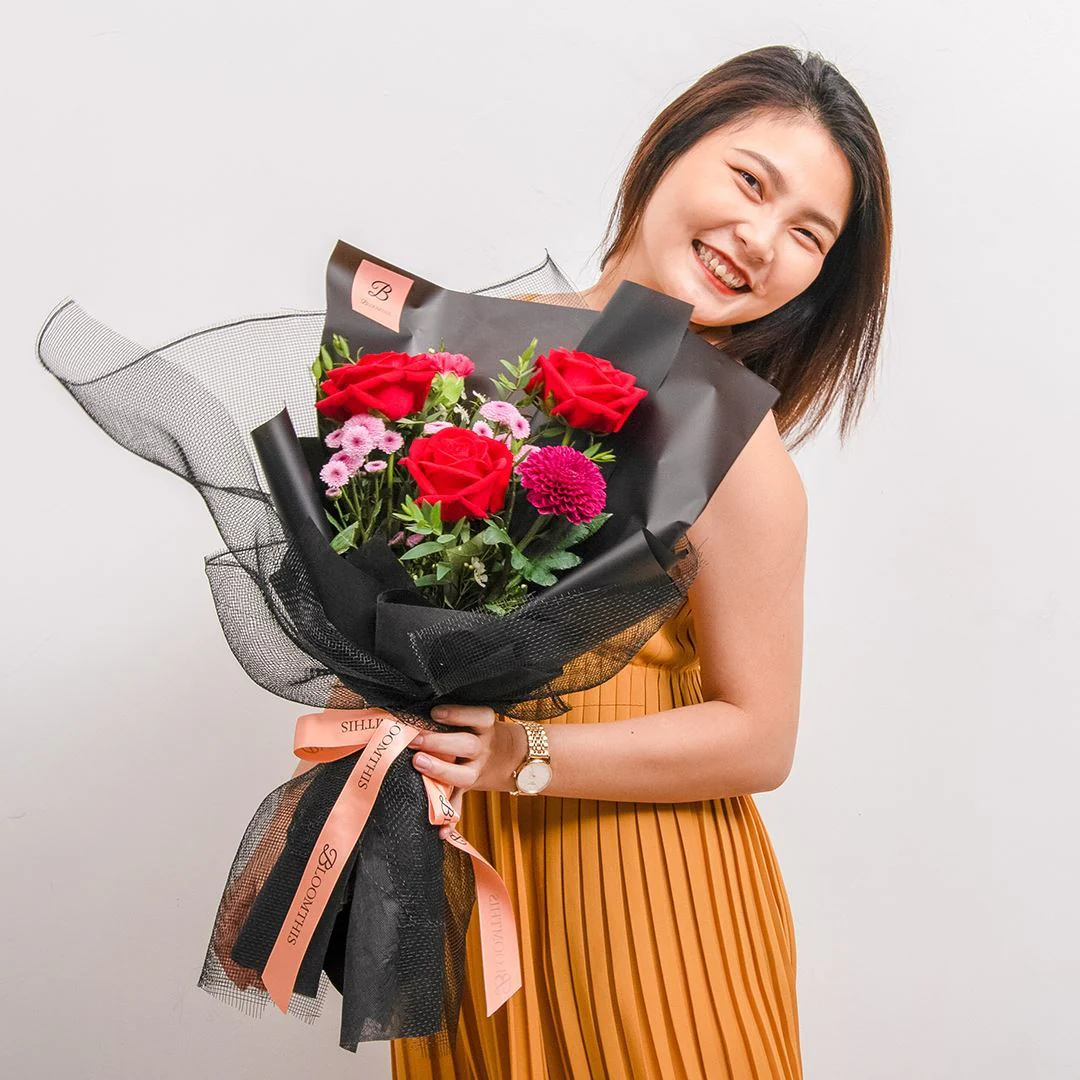Audrey Black Red Rose Bouquet - Image 5