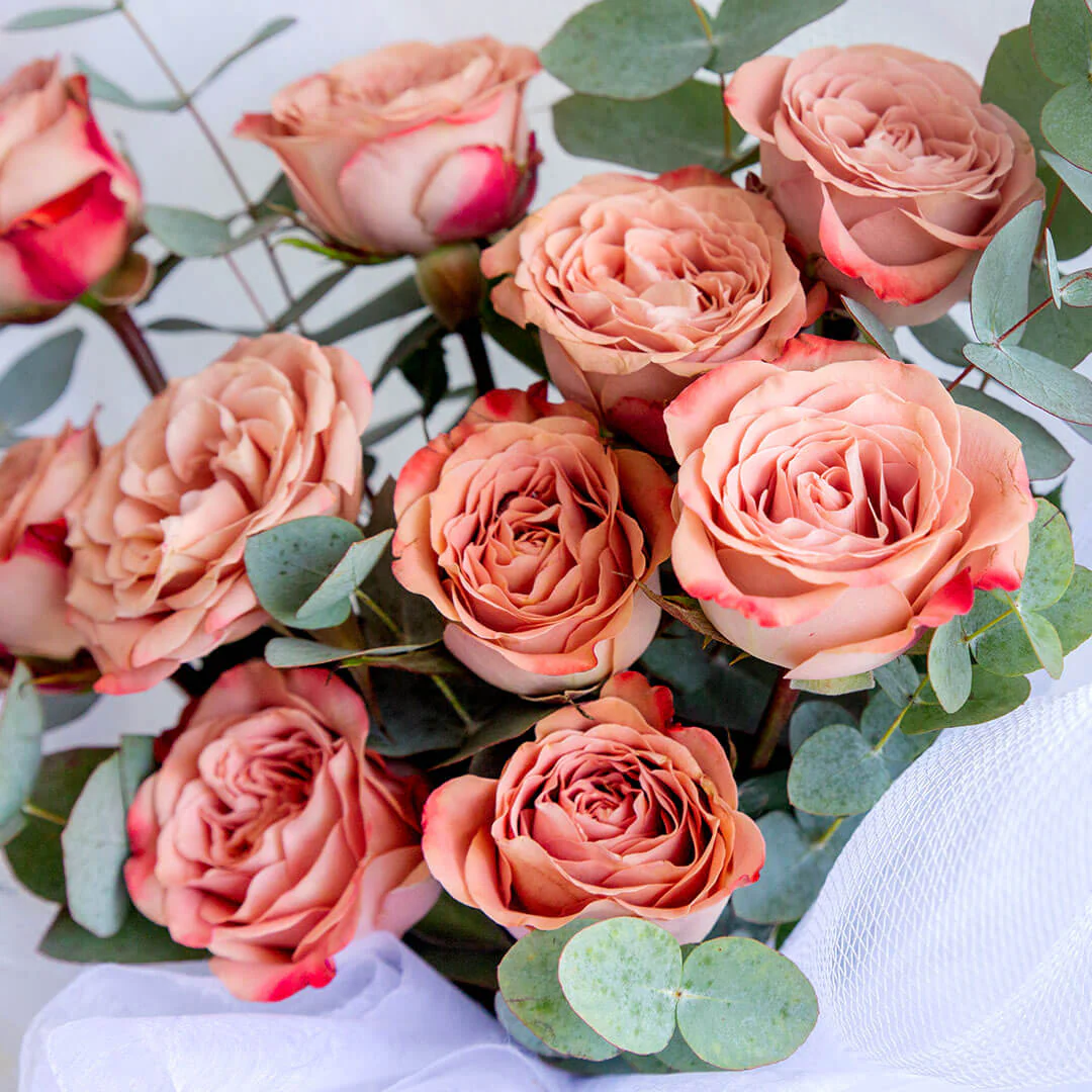 Charlie Cappuccino Rose Bouquet - Image 4