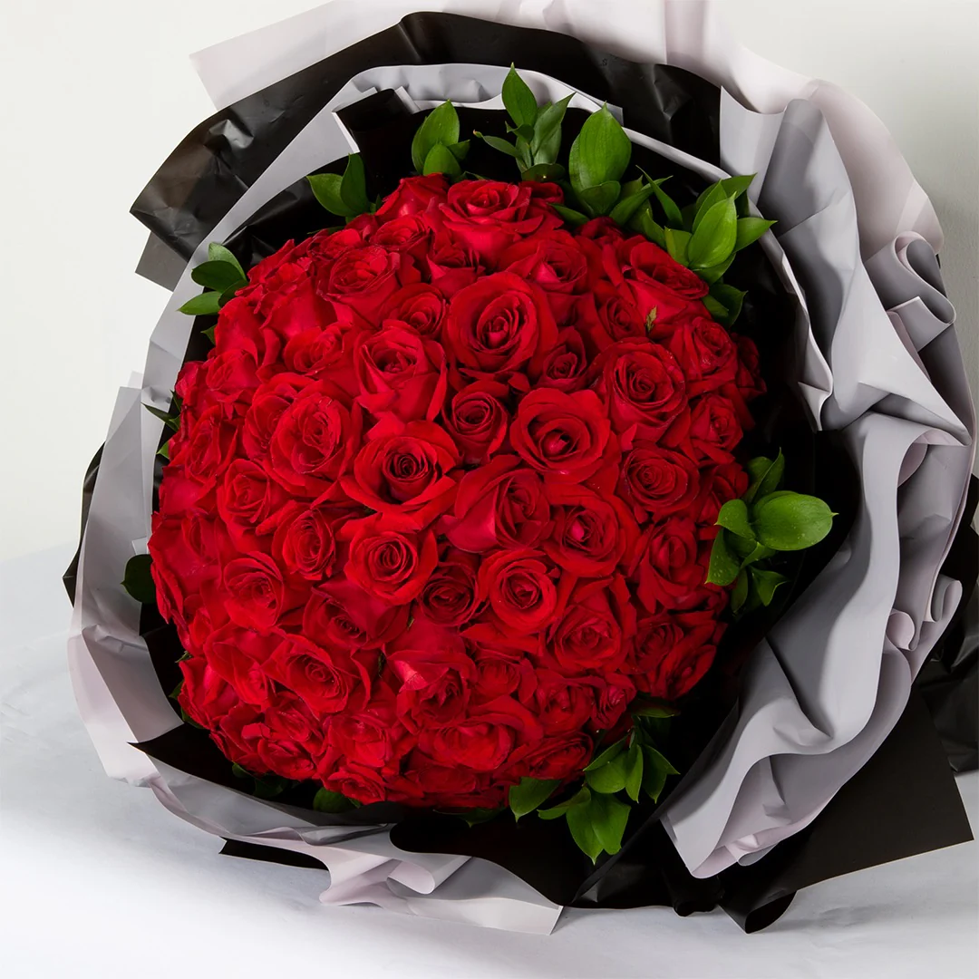 Darling Red Rose Bouquet - Image 4