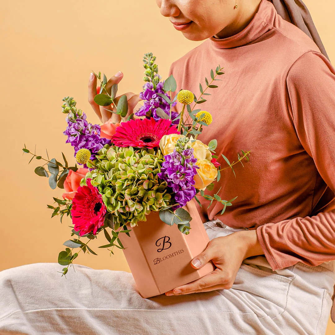 Gloria Hydrangea & Gerbera Flower Box - Image 5