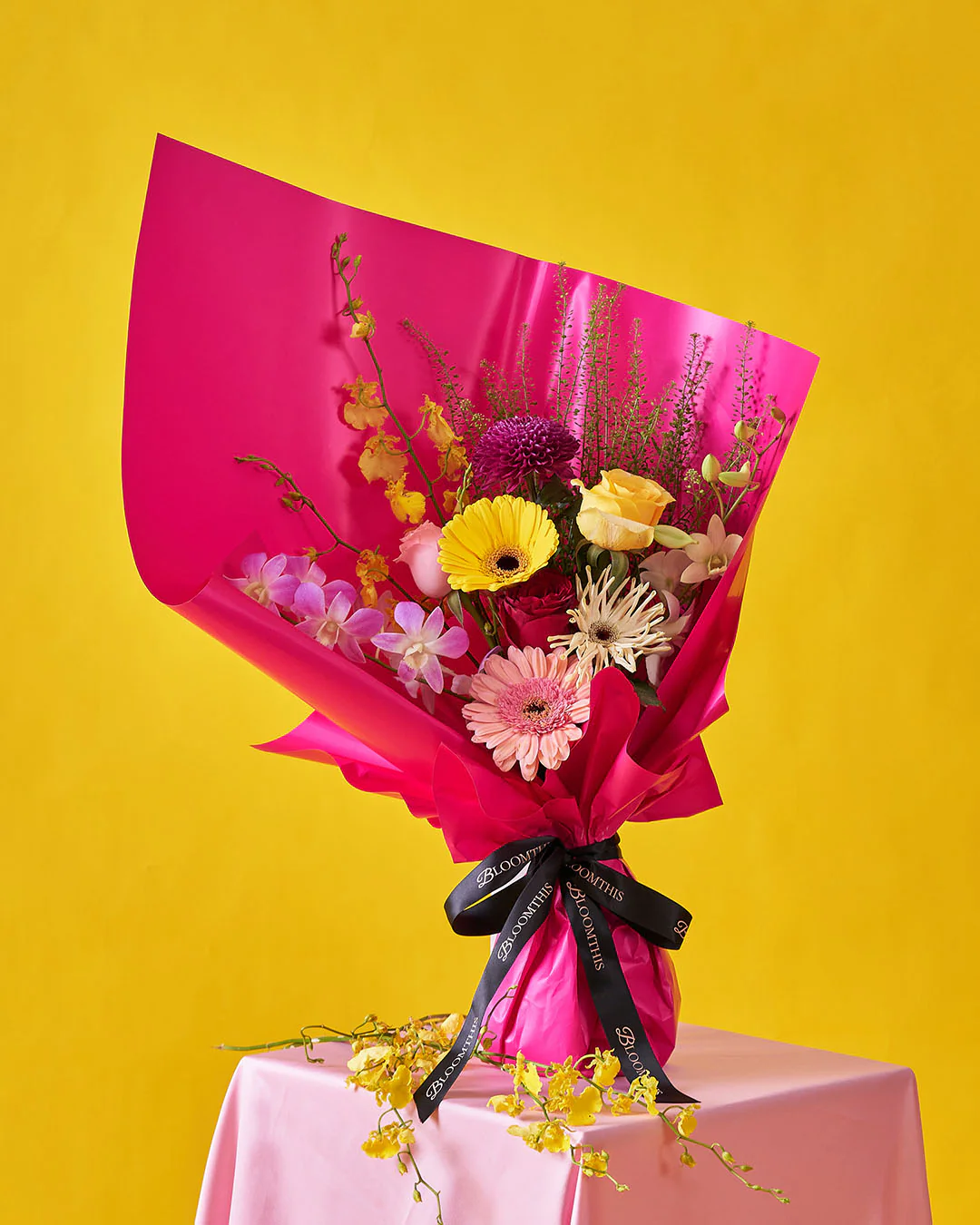 its giving... yellow daisy bouquet - Image 3