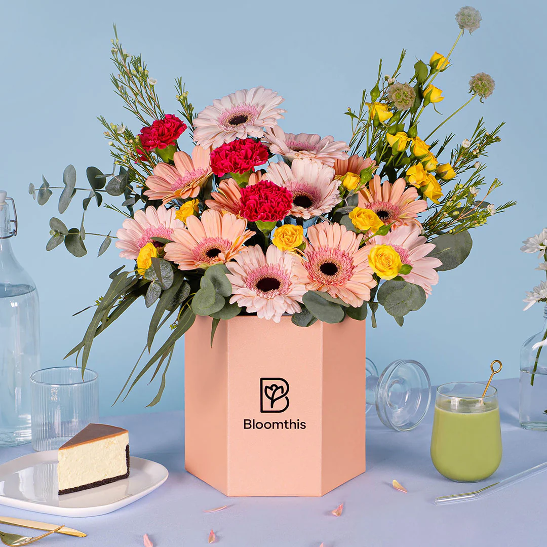 Izzy Pink Daisy Flower Box