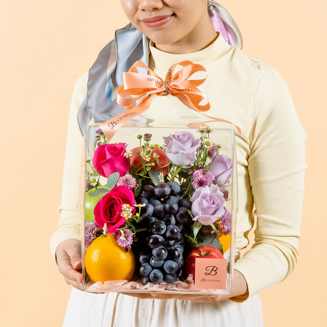 Liliana Flowers & Fruits Gift Box - Image 3