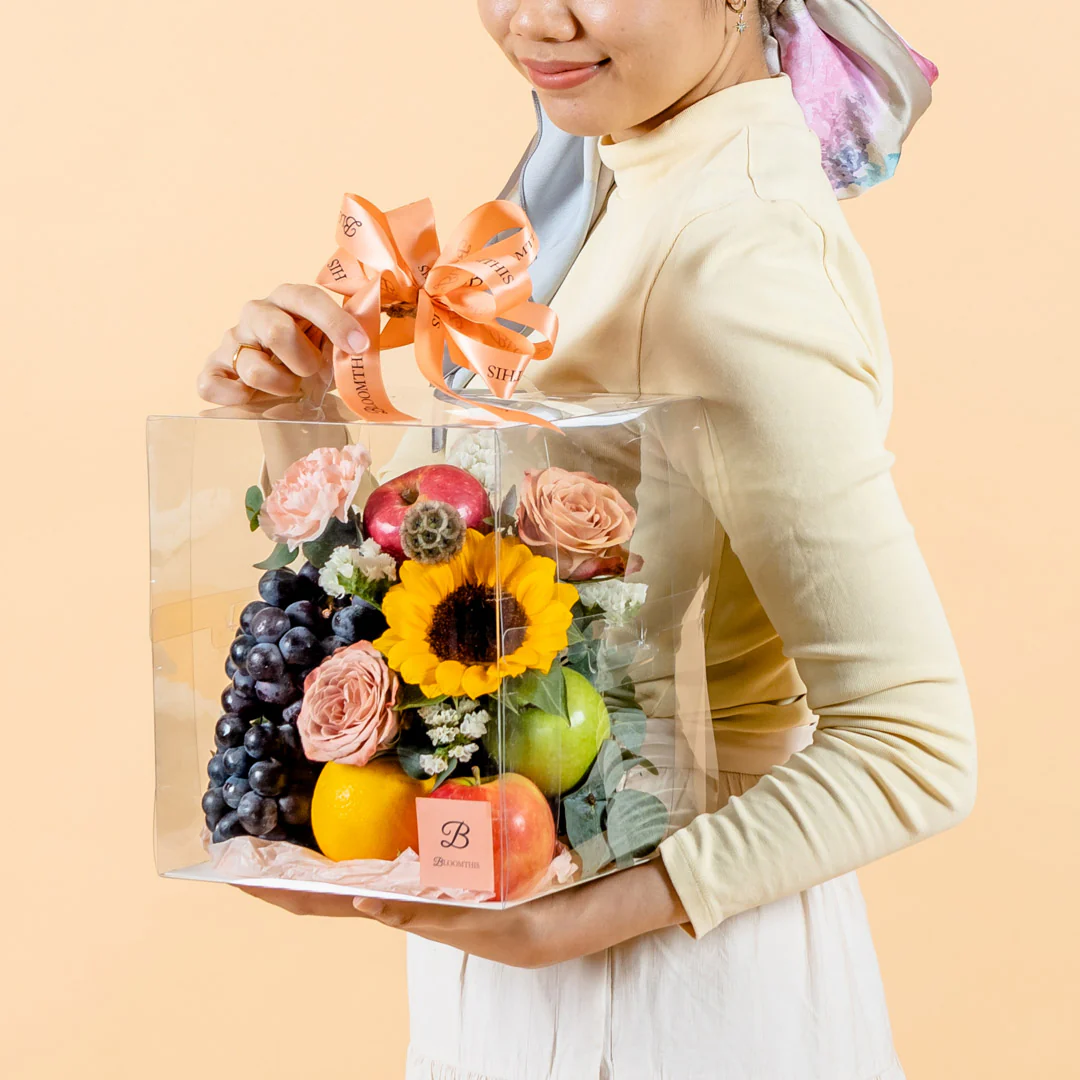 Lorena Flowers & Fruits Gift Box - Image 3
