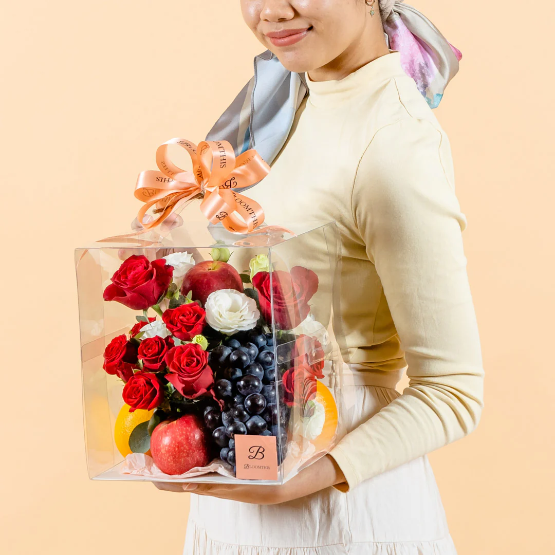 Lucia Flowers & Fruits Gift Box - Image 3