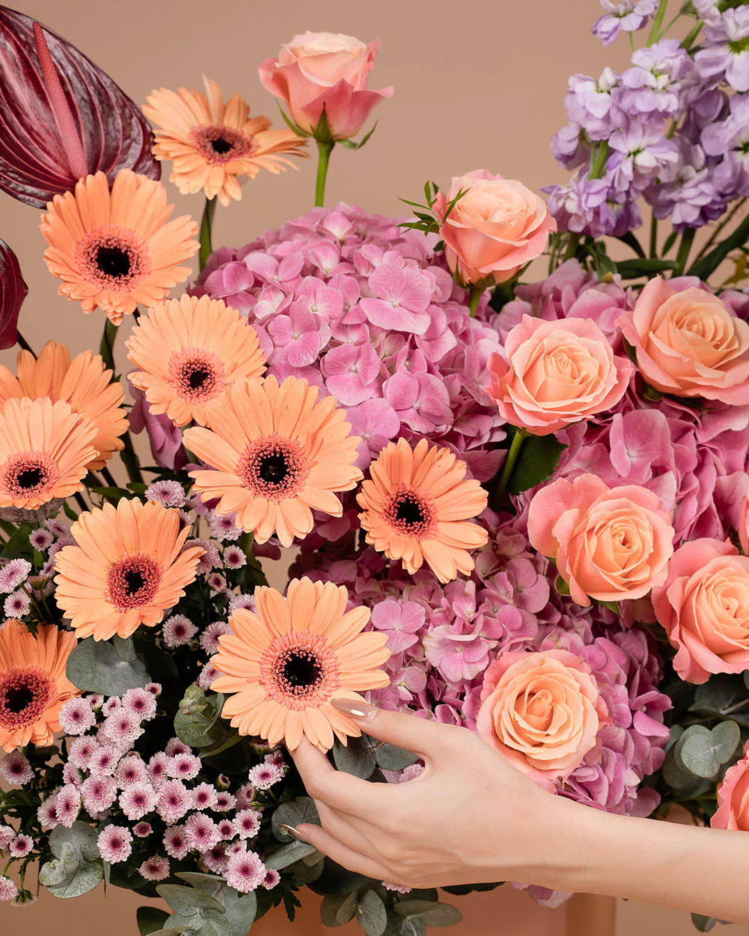 Luxe Aira Rose & Gerbera Flower Box - Image 4
