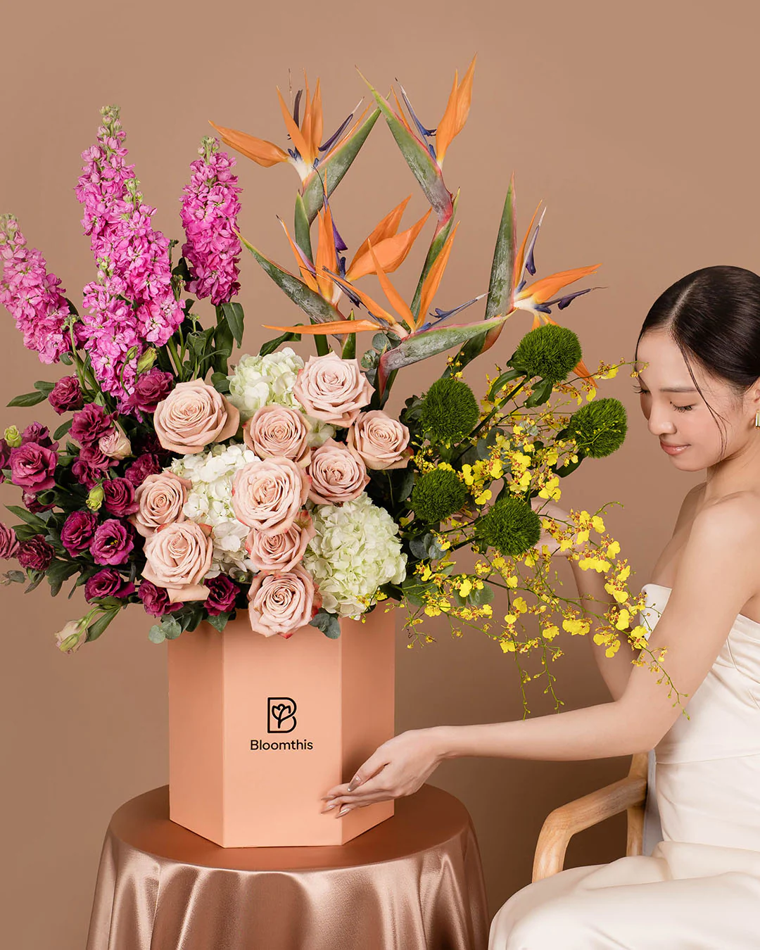 Luxe Ameera Matthiola & Rose Flower Box