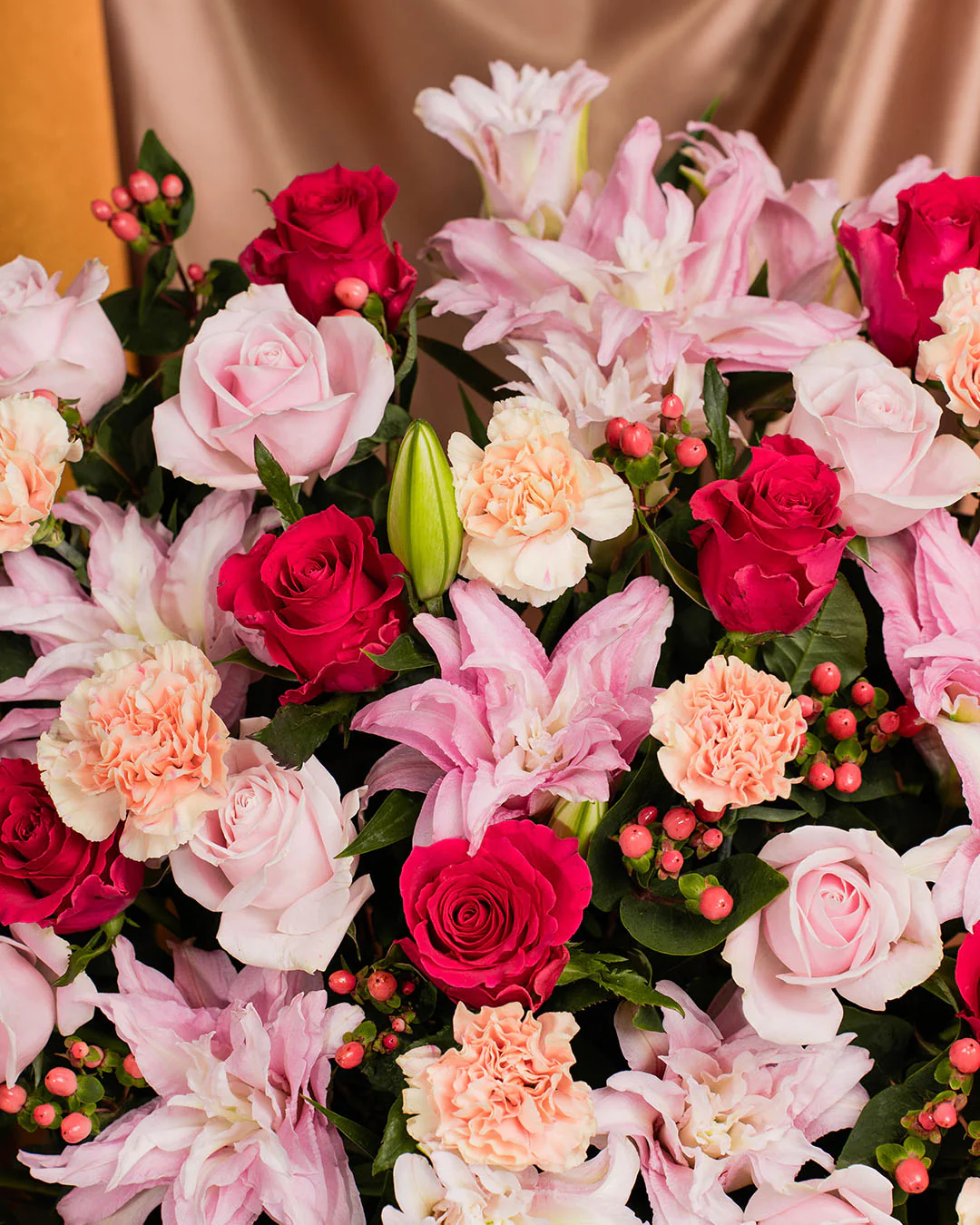 Luxe Beatrice Rose Lily Flower Box - Image 3