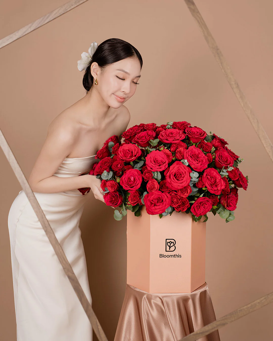 Luxe Kate Red Rose Flower Box - Image 6