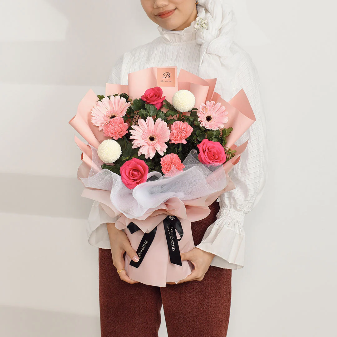 Marilyn Pink Carnation Bouquet (MDV) - Image 5