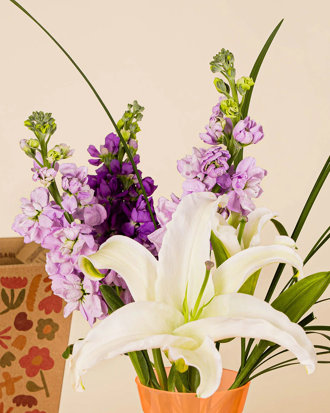 Marissa White Lily Mini Bloombag & re:bloom Vase - Image 4