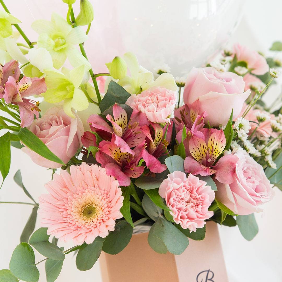 Nadine Balloon Flower Box - Image 8