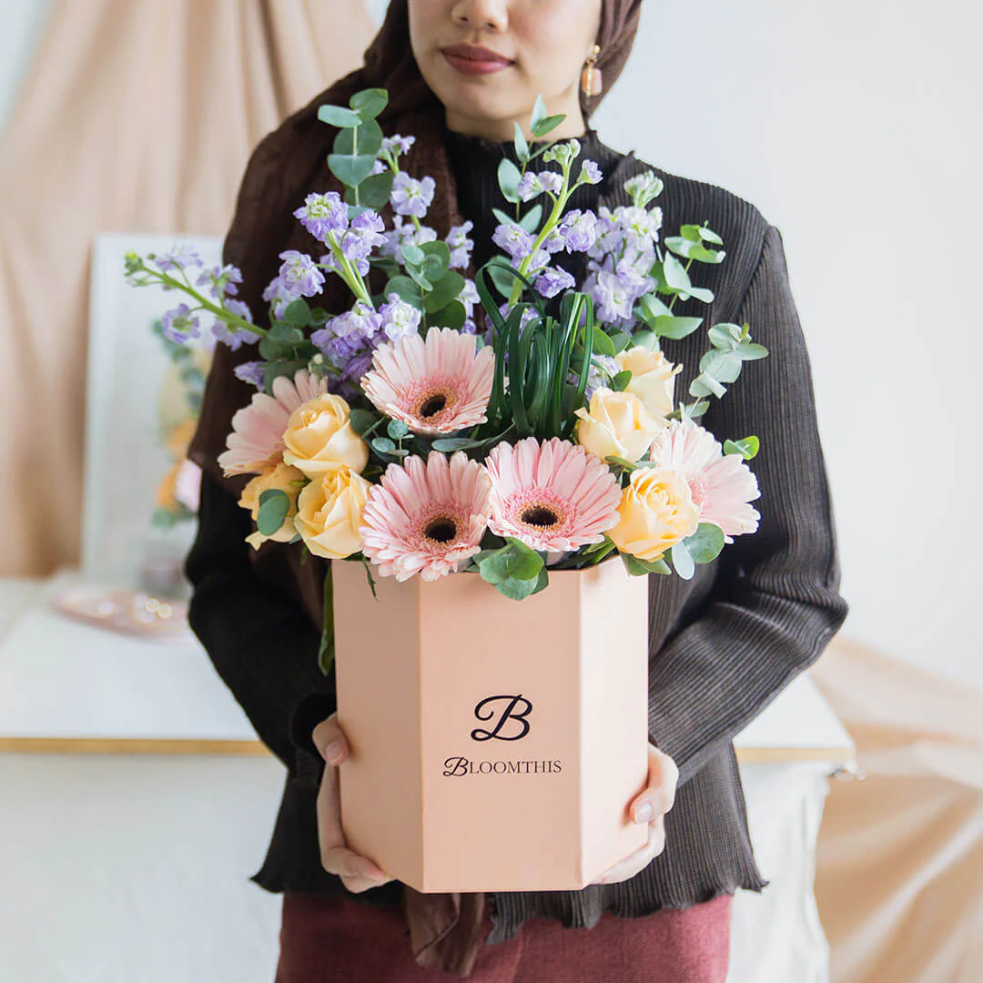 Naomi Pink Gerbera Flower Box - Image 3