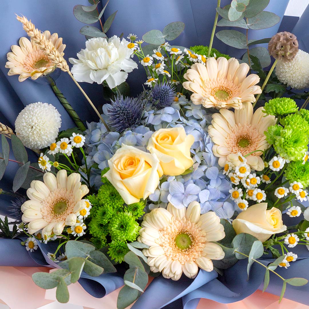 Nataniel Blue Hydrangea Bouquet - Image 4