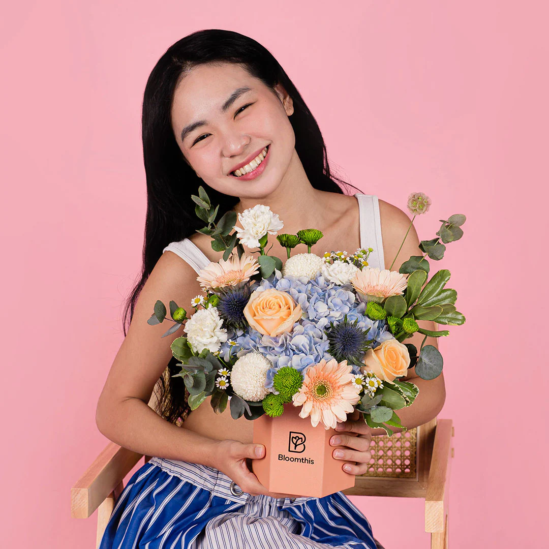 Nataniel Blue Hydrangea Flower Box - Image 4