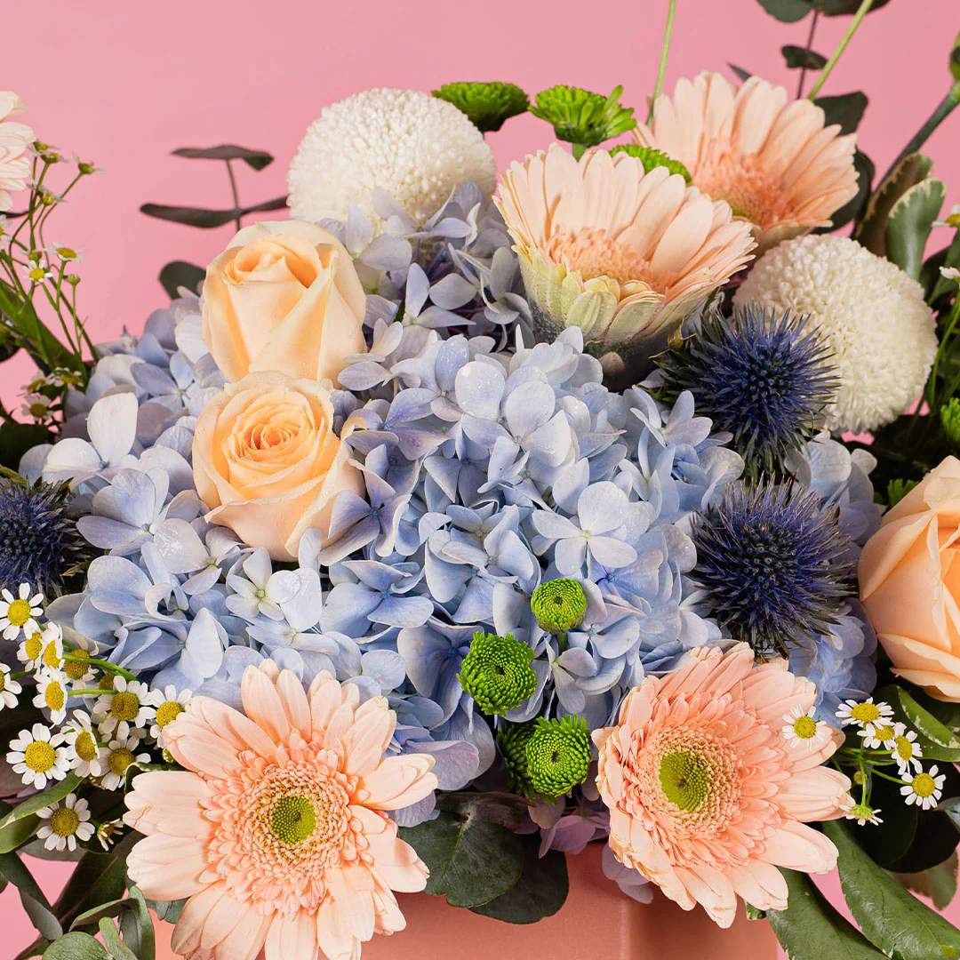 Nataniel Blue Hydrangea Flower Box - Image 5
