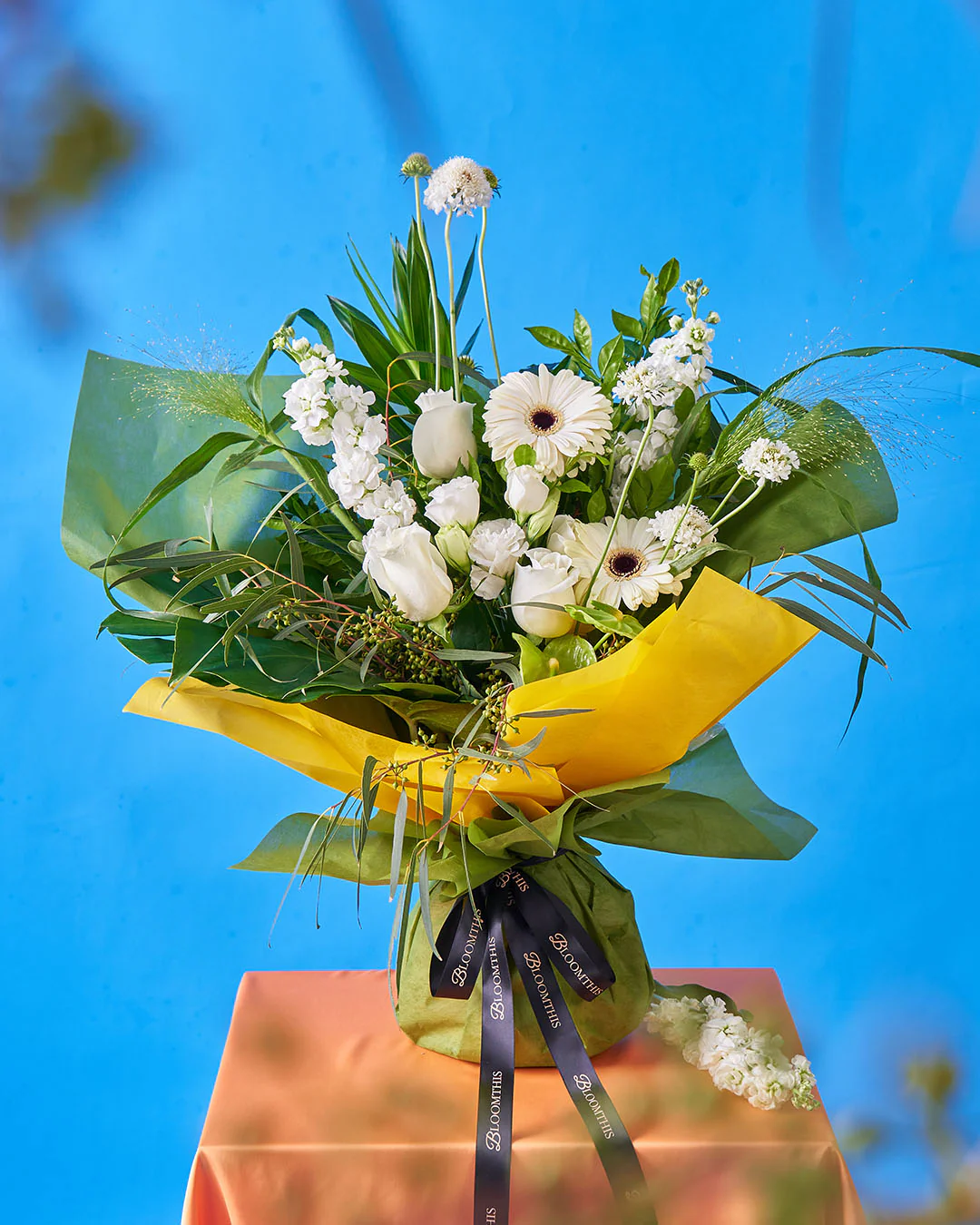 no filter white rose bouquet - Image 3