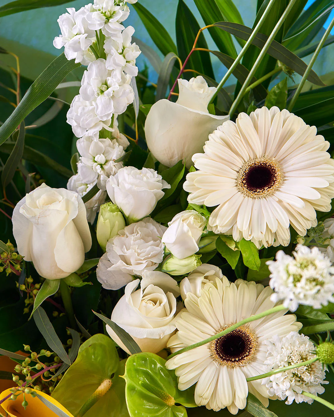 no filter white rose bouquet - Image 4