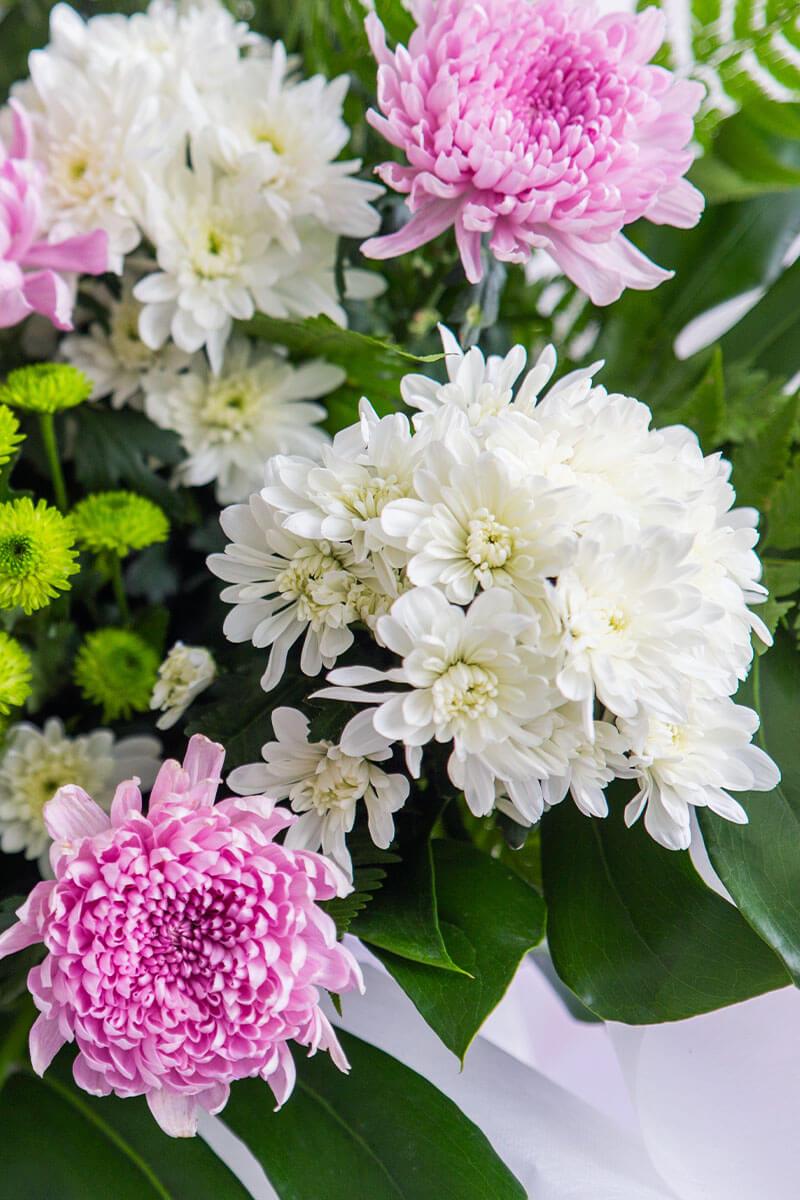 Teigan Lilac Chrysanthemum Condolence Flower Stand - Image 3